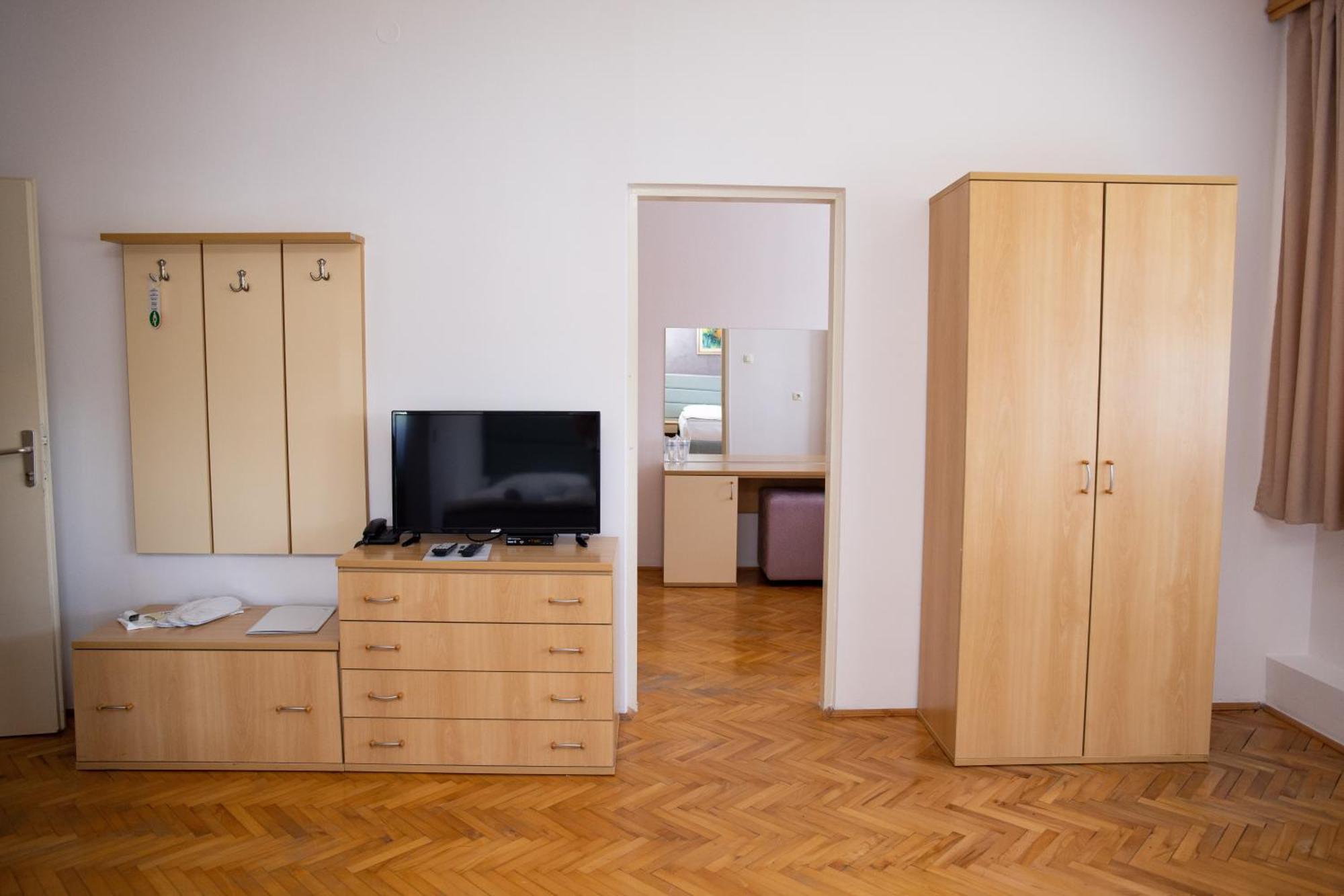 Motel New Sanatron Bosanski Novi Экстерьер фото